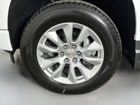 New 2026 Chevrolet Silverado 1500 Custom AWD/4WD image 31