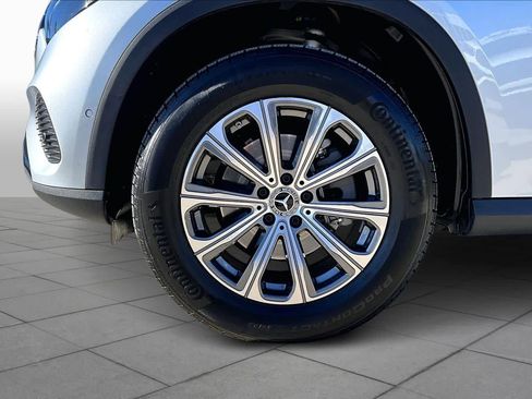 Used 2025 Mercedes-Benz GLC 300 image 10