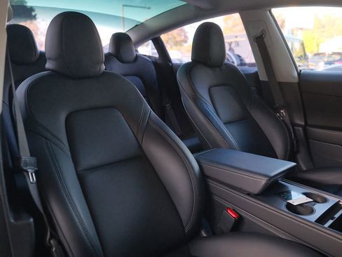 Used 2023 Tesla Model 3 Standard Range RWD image 27