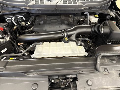 Used 2023 Ford F150 Platinum image 15