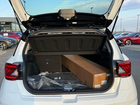 Used 2026 Hyundai Venue SEL image 14