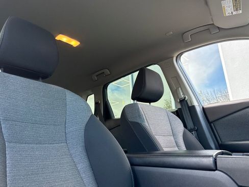 Used 2023 Nissan Rogue SV image 17