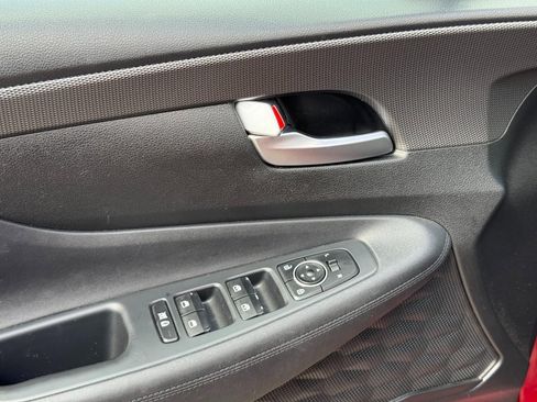 Used 2019 Hyundai Santa Fe SEL FWD image 10