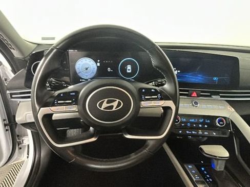 Used 2024 Hyundai Elantra Limited FWD image 15
