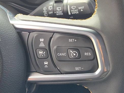Used 2024 Jeep Wrangler Unlimited Sahara w/ Technology Group AWD/4WD image 32
