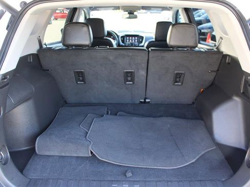 Used 2024 GMC Terrain SLT image 21