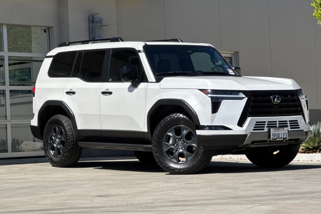 Used 2024 Lexus GX 550 AWD/4WD image 2