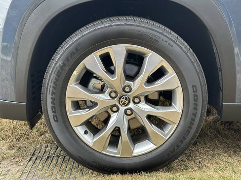 Used 2025 Toyota Grand Highlander AWD image 14