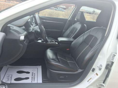 Used 2024 Nissan Altima 2.5 SR FWD image 27