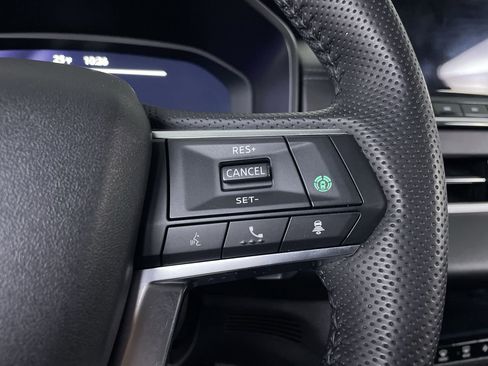 Used 2024 Mitsubishi Outlander SE Black Edition image 28