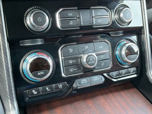 Used 2023 GMC Yukon XL Denali Ultimate AWD/4WD image 15