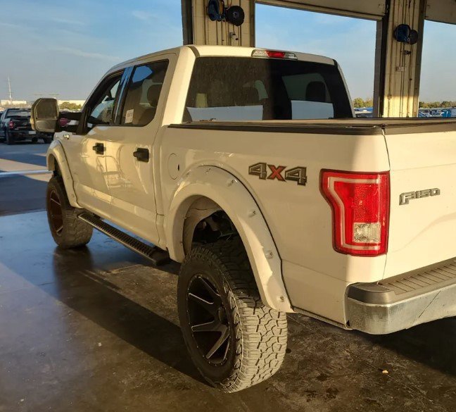 Used 2017 Ford F150 XLT AWD/4WD image 3