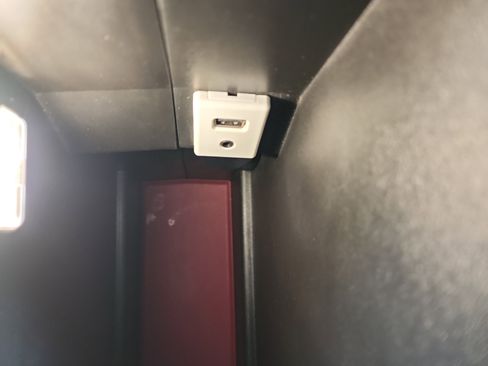 Used 2017 Chevrolet Equinox LT w/ Convenience Package image 18