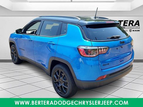 Certified 2023 Jeep Compass Latitude w/ Sun and Sound Group AWD/4WD image 4