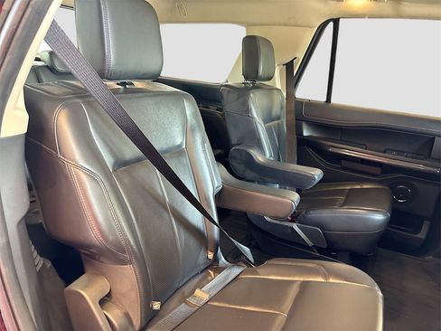 Used 2024 Ford Expedition XLT image 28