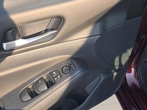 Used 2025 Nissan Altima 2.5 SV FWD image 10
