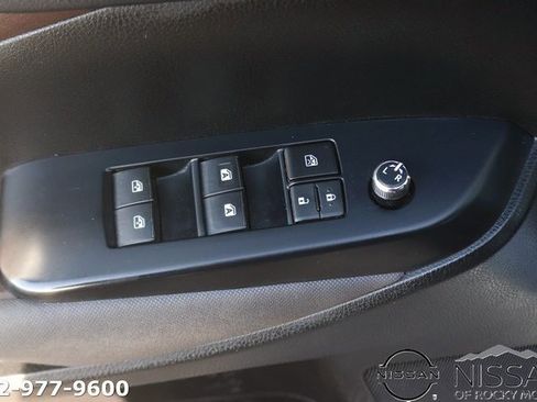 Used 2019 Toyota Highlander LE image 11