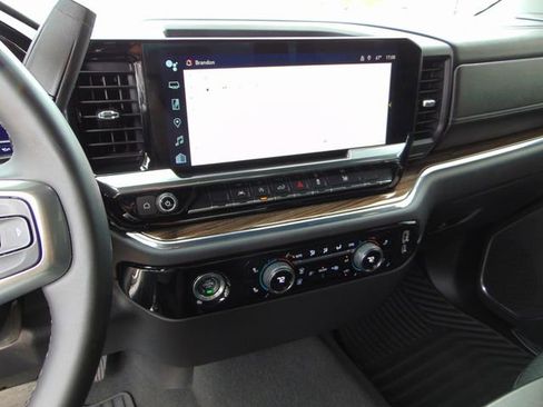 Used 2023 Chevrolet Silverado 1500 LT AWD/4WD image 12