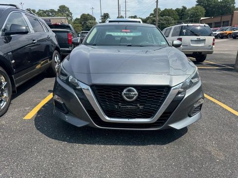 Used 2019 Nissan Altima 2.5 S FWD image 3