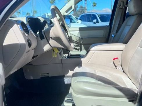 Used 2007 Ford Explorer Sport Trac Limited image 16