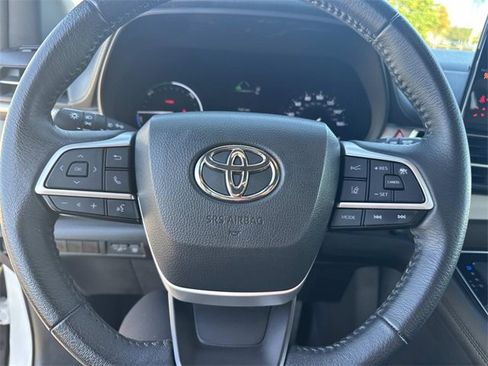 Used 2023 Toyota Sienna XLE image 29