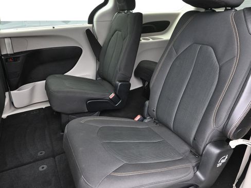 Used 2018 Chrysler Pacifica Touring Plus w/ Tire & Wheel Group image 22