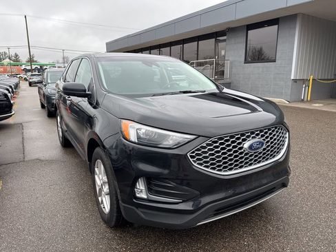 Used 2023 Ford Edge SEL w/ Convenience Package image 6
