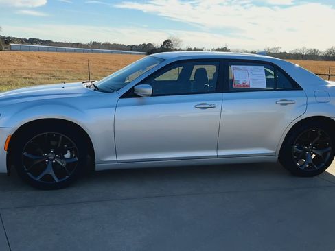 Used 2023 Chrysler 300 S image 5