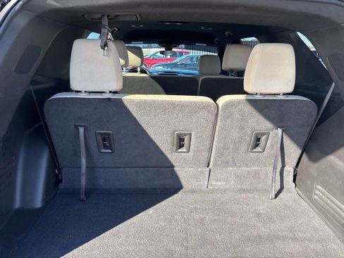 Used 2022 Chevrolet Traverse LS image 35