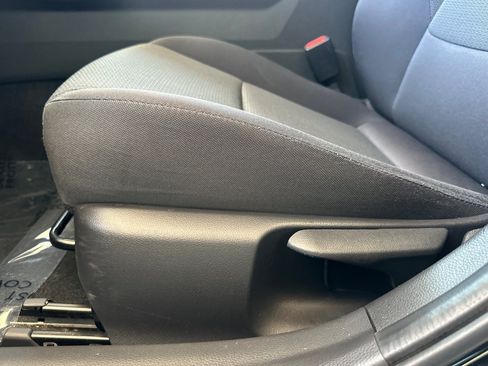 Used 2024 Toyota Prius LE FWD image 15