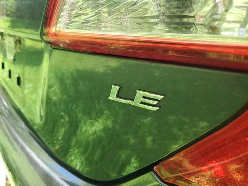 Used 2012 Toyota Camry LE FWD image 10
