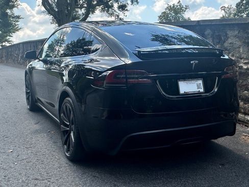 Used 2022 Tesla Model X image 12