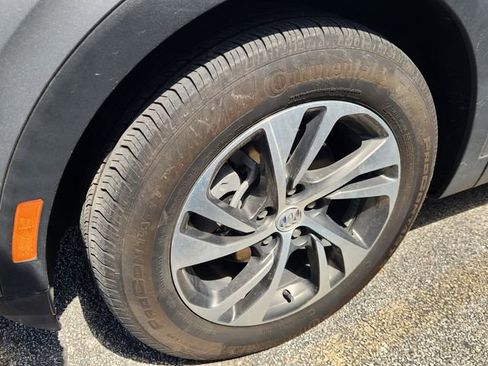 Used 2023 Buick Envision Essence image 10