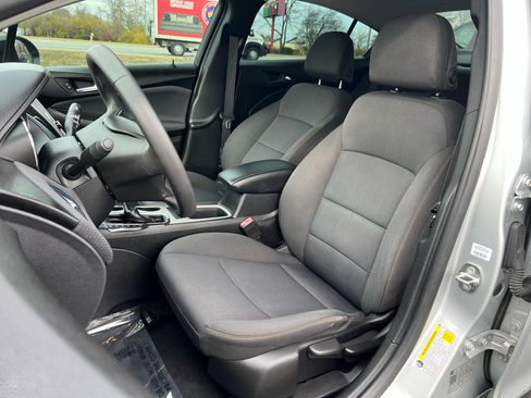 Used 2018 Chevrolet Cruze LS image 27