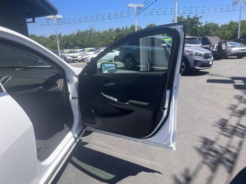 Used 2023 Chevrolet Malibu LT image 10