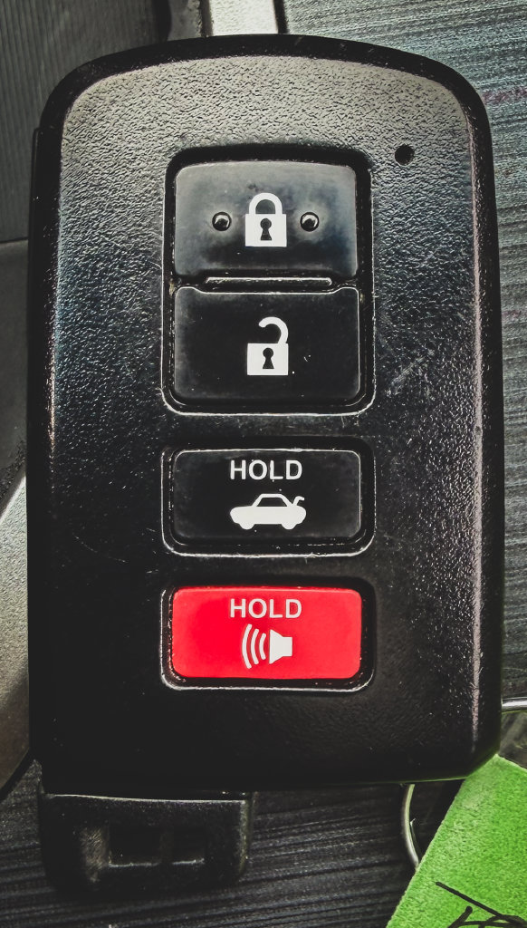 Used 2014 Toyota Camry XLE w/ Leather Package FWD image 6
