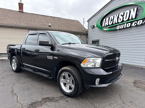 Used 2017 RAM 1500 Express image 2
