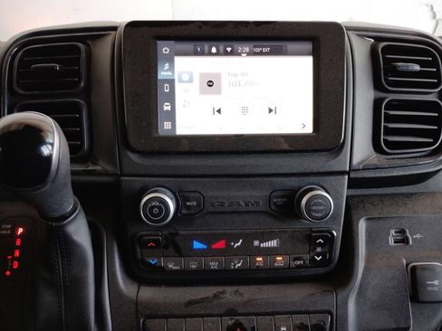 Used 2025 RAM ProMaster 2500 w/ U-Haul Equipment Group FWD image 33