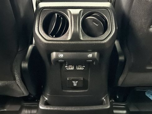 Used 2024 Jeep Wrangler Unlimited Sahara w/ Technology Group AWD/4WD image 34