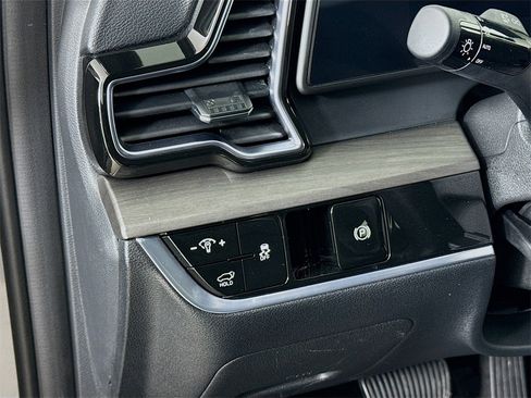 Used 2023 Kia Sportage X-Line w/ X-Line Premium Package image 11