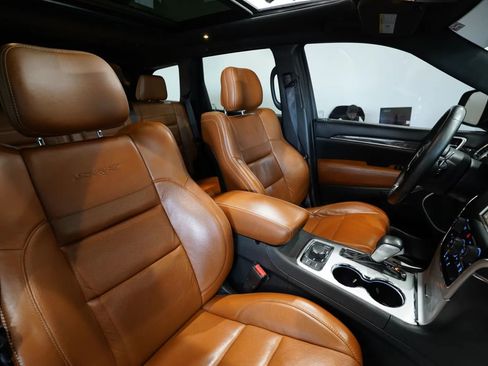 Used 2016 Jeep Grand Cherokee SRT image 28