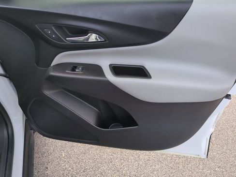 Used 2022 Chevrolet Equinox LS w/ LS Convenience Package image 33