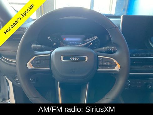 Used 2025 Jeep Compass Trailhawk AWD/4WD image 6