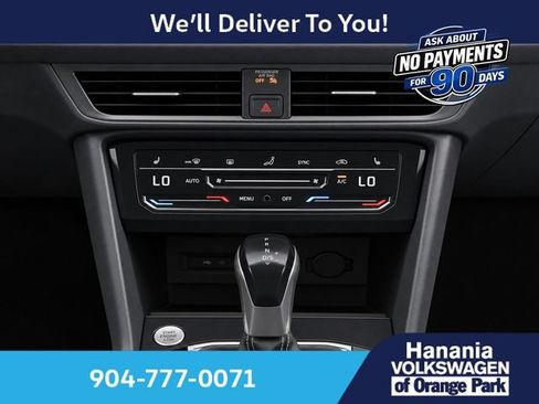 Used 2025 Volkswagen Taos SE FWD image 21