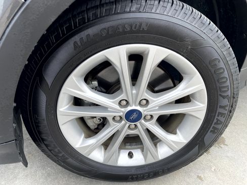 Used 2019 Ford Escape SE AWD/4WD image 6