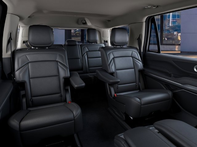 New 2027 Lincoln Navigator Premiere AWD/4WD image 12