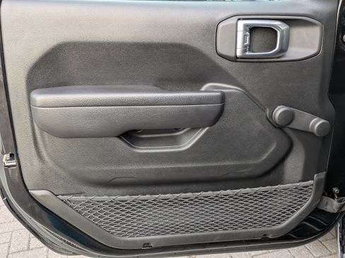 Used 2024 Jeep Gladiator Sport image 25