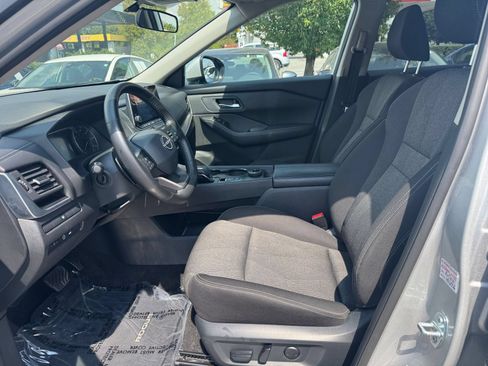 Used 2025 Nissan Rogue SV AWD/4WD image 28