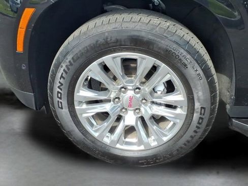 Used 2025 GMC Yukon Denali AWD/4WD image 19