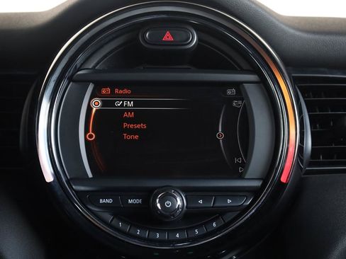 Used 2015 MINI Cooper 4-Door Hardtop FWD image 38